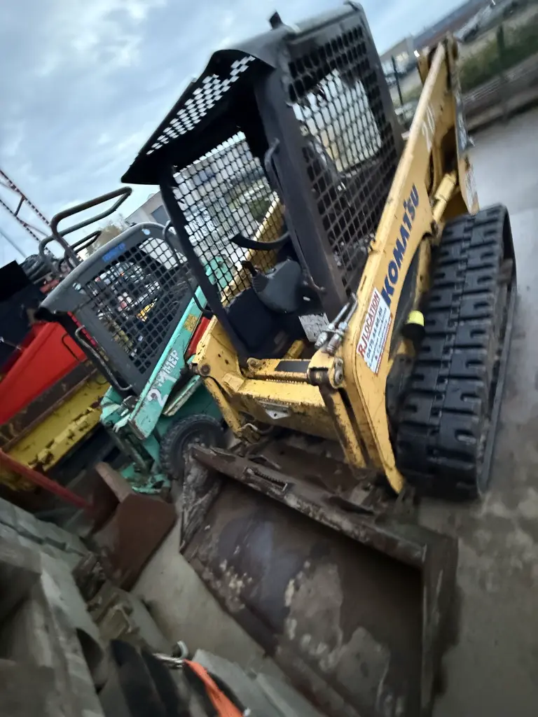 Chargeur Komatsu CK20 (2).webp